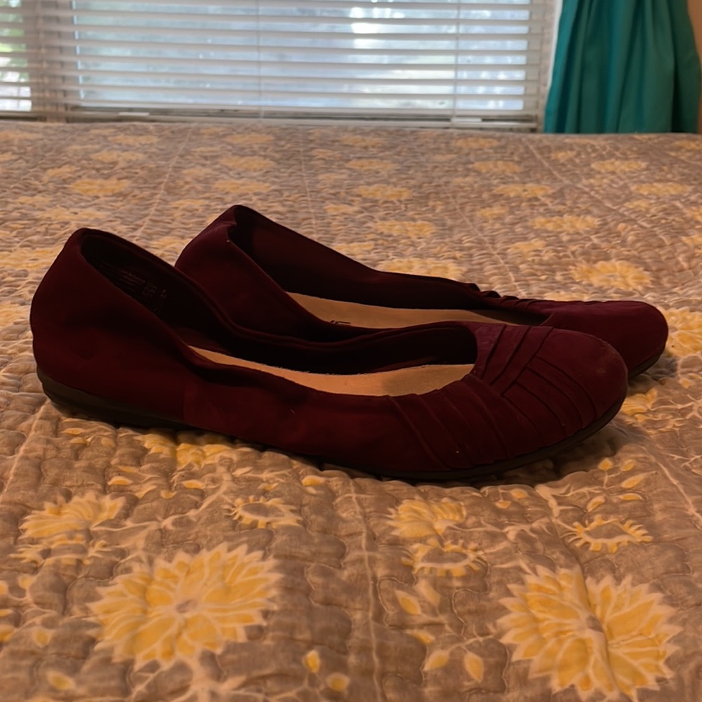 Maroon American Eagle Flats